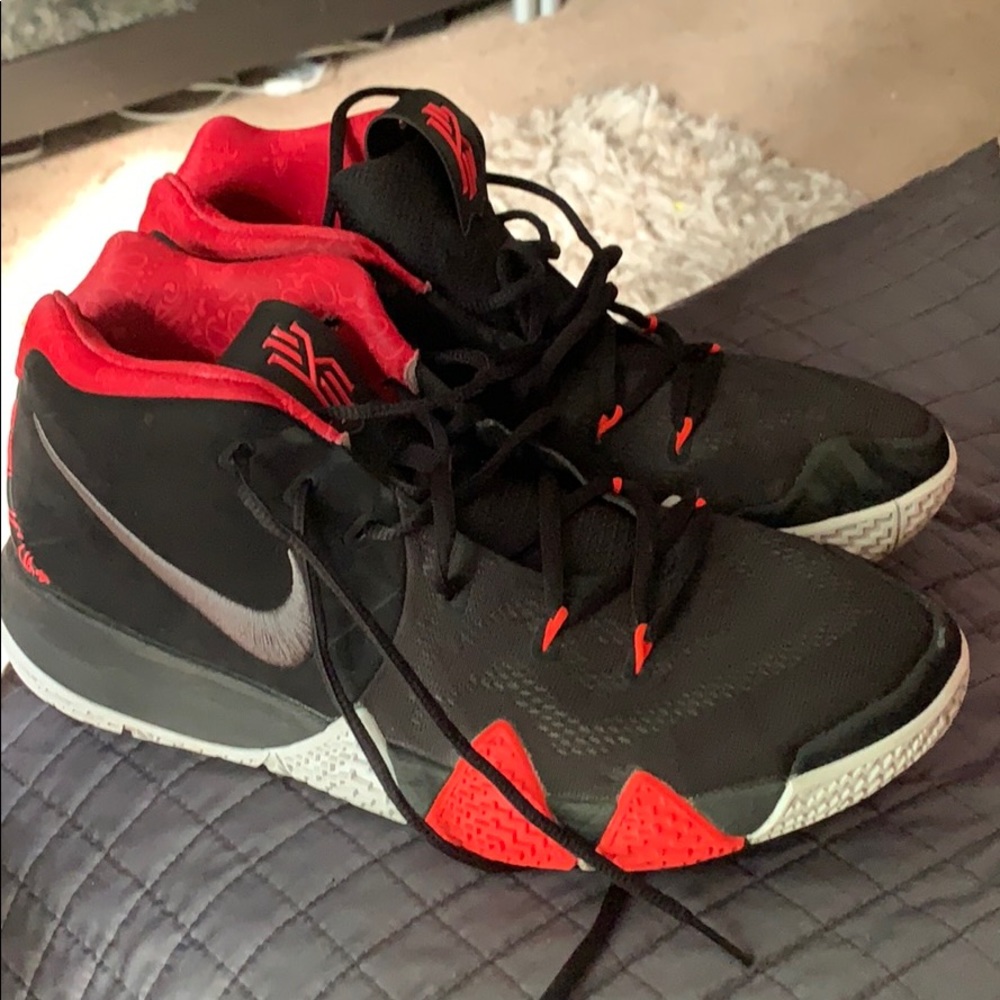 Kyrie 4s